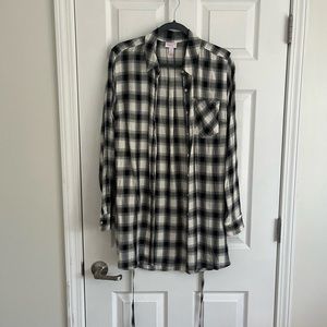 Plaid Maternity button up
